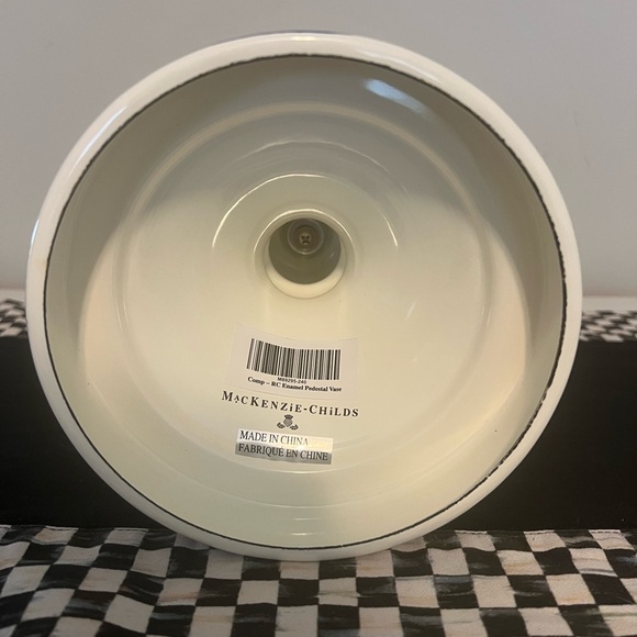 Mackenzie-Childs Royal Check Enamel Pedestal Vase.  New! 💙🤍 RETIRED! - Picture 6 of 9